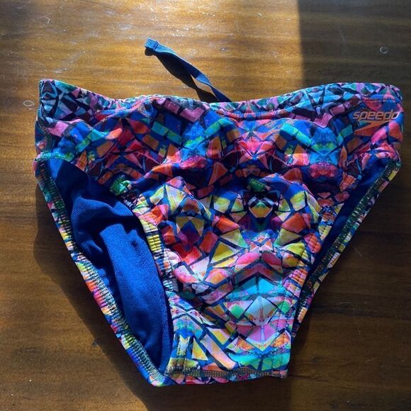 Speedo swimsuit men size 30 endurance never ever used - Picture 1 of 8